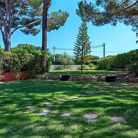 Sleeps 8 With Pool And Air Con Vilamoura