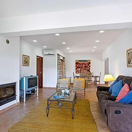 Sleeps 8 With Pool And Air Con Vila Vilamoura