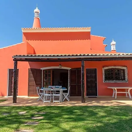 Sleeps 8 With Pool And Air Con Villa