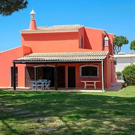 Sleeps 8 With Pool And Air Con *
