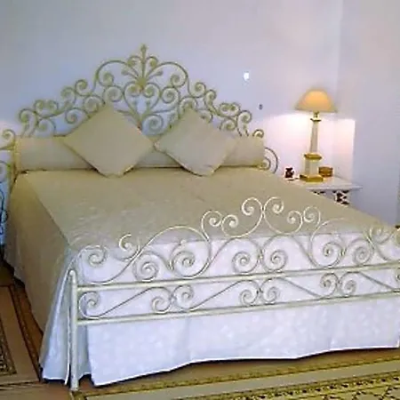 Villa Sleeps 8 With Pool And Air Con *